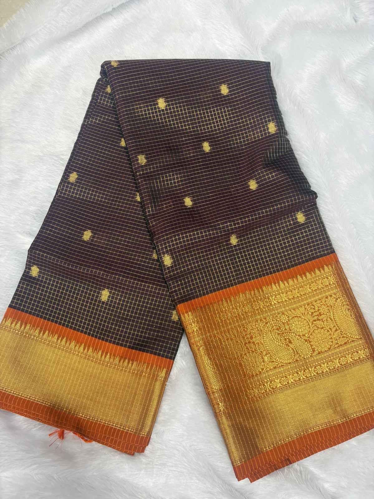 Banarasi Vinatge Cheaks Saree