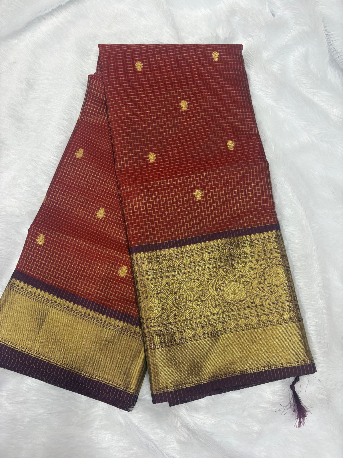 Banarasi Vinatge Cheaks Saree